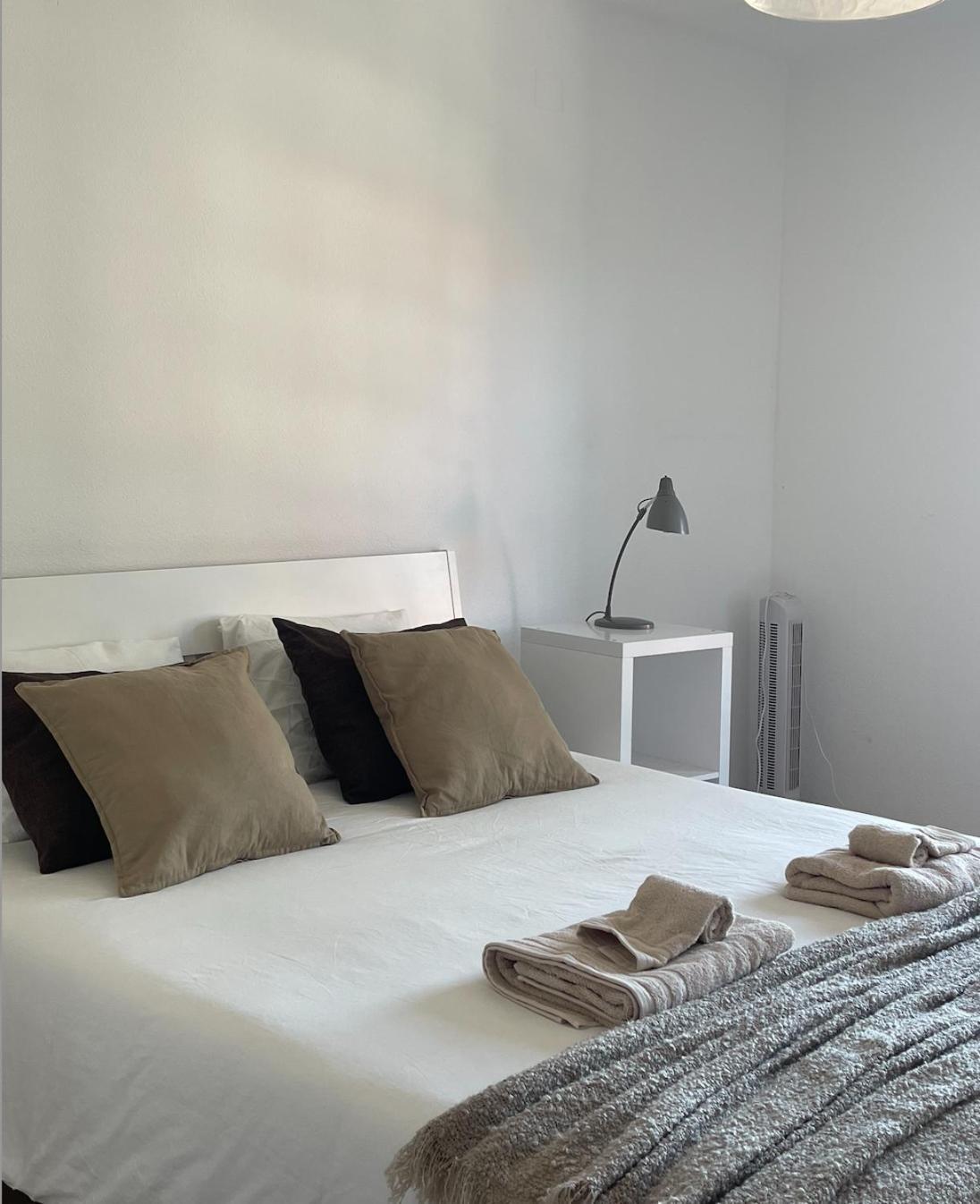 Nina'S Stay Hostel Шарнека Экстерьер фото