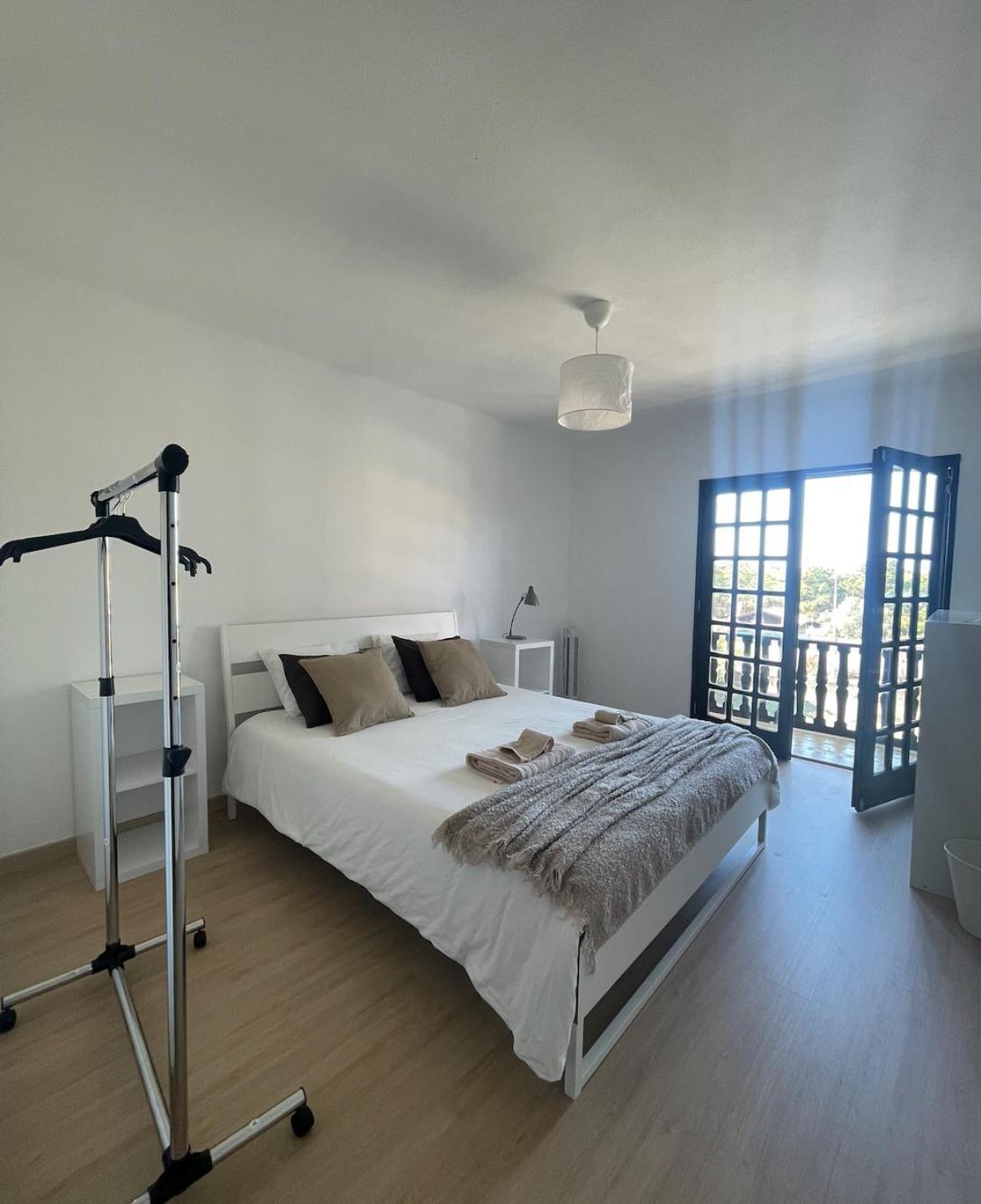 Nina'S Stay Hostel Шарнека Экстерьер фото
